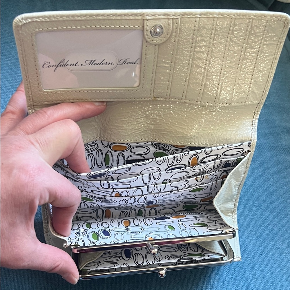 HOBO Ivory Women's Wallet - Picture 5 of 5